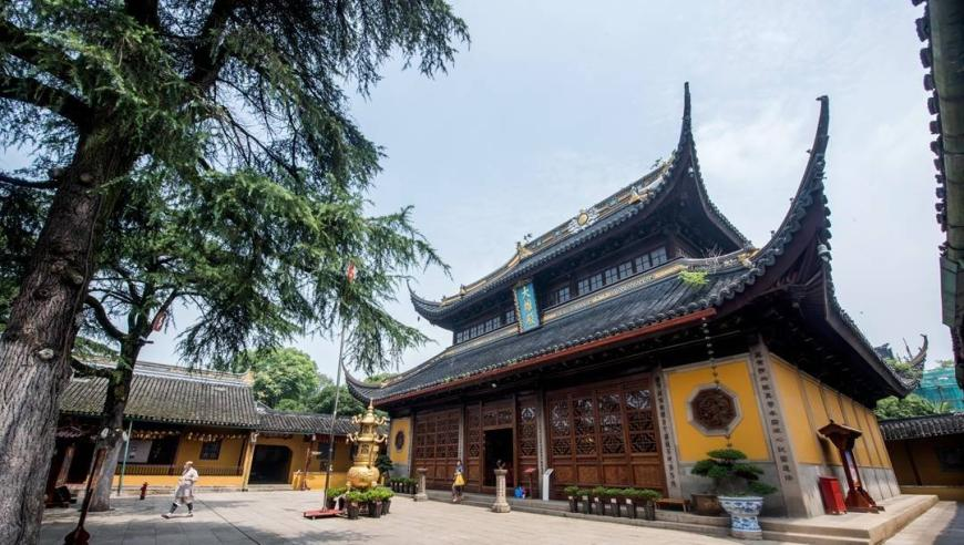女司机随意变道 货车保驾护航近百米,澳门彩免费资料大全新,整体规划执行讲解_内测版V15.67
